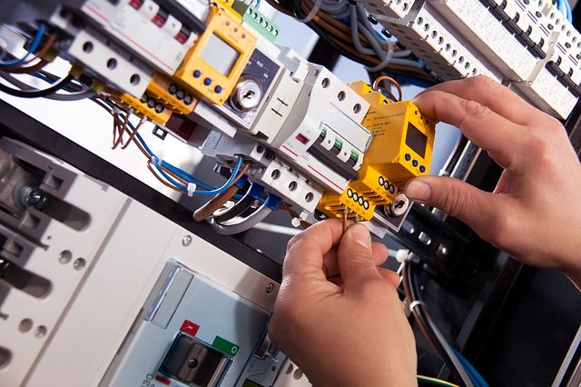 Maintenance and troubleshooting of an industrial electrical system